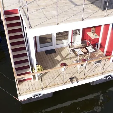船上ホテル Hausboot Flying Dutchman Mit Dachterrasse In Am Ostseefjord Schlei シュレースヴィヒ