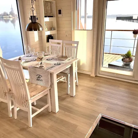 Hausboot Flying Dutchman Mit Dachterrasse In Am Ostseefjord Schlei Úszó hotel Schleswig